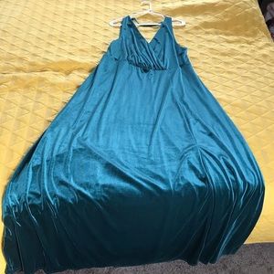 COPY - Maxi Velvet Green Dress